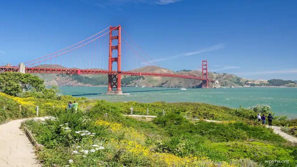 Golden Gate Park San Francisco (สวนสาธารณะโกลเด้นเกต) เป็นสถานที่ท่องเที่ยวยอดนิยมอีกแห่งหนึ่งของซานฟรานซิสโกและหนึ่งในสถานที่ท่องเที่ยวยอดนิยมที่สุดในโลกก็คือสวนสาธารณะโกลเด้นเกต