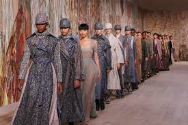 Christian Dior Couture แฟชั่นชั้นสูงที่สะท้อนงานศิลป์เหนือกาลเวลา